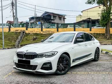 BMW 330i 30i M SPORT in Desa Petaling, KUL