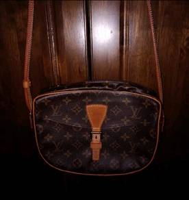 Louis Vuitton canvas