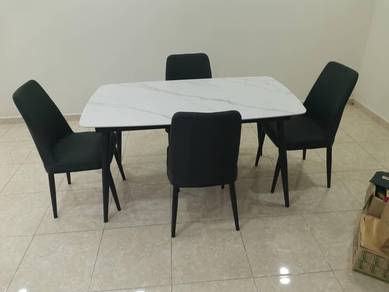 Second Hand 4 Seater Dining Table (Marble Top)