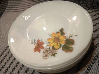 Pyrex Autunm Glory plate
