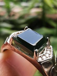 Giok Jadeite Jed Hitam Ais Burma Alami (Gred A)