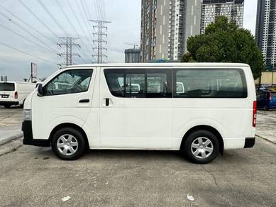 2011 Toyota Hiace 2.5 Window Van 15 SEAT LOW ROOF