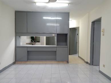 Apartment For Sale in Rampai Court