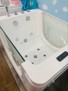 Jacuzzi Bathtub