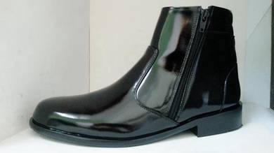 Mid Cut Leather Shoes / Kasut Kulit Potong