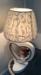 Elegant White Lamp Photo Frame Decoration