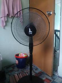Used Standing Fan – Good Working Condition