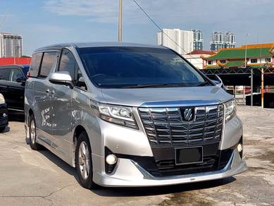 Toyota Alphard in Salak Selatan, KUL