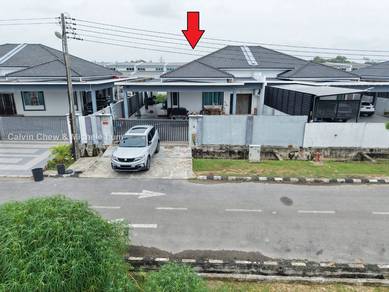 Semi-Detached House For Sale in Miri,SWK