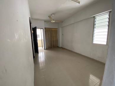 Condominium For Sale in Greenlane Heights