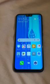 Huawei Y9(2019)64gb 4ram