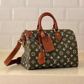 P9 Speedy 30 in Sancha Green