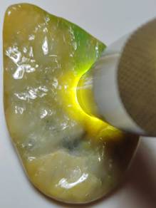 Batu Giok Jadeite Kuning-Hijau Burma (Gred A)