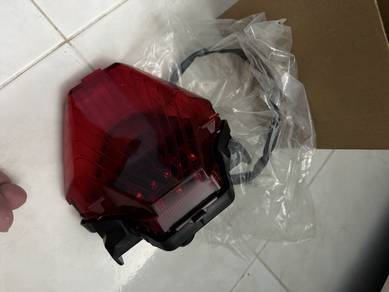 Y15zr original lampu belakang