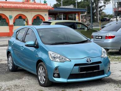 2013 Toyota Prius c (HYBRID)