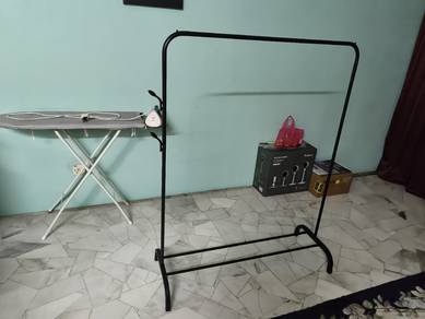 Clothes Hanger 