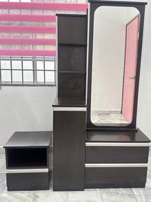 Dressing Table ( Almari makeup )