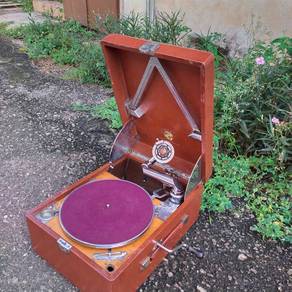 Antique China 1950s Picnic Gramophone Antik Vintag