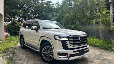 Toyota Land Cruiser 300 ZX in Desa Petaling, KUL