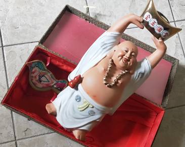 Dy Chinese Laughing Buddha Porcelain Statue in Box