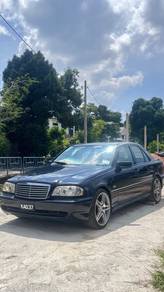 Mercedes Benz 220E in Kuala Terengganu, TRG