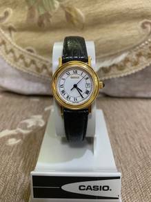 gucci ladies watch