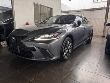 Lexus ES 300 h (HYBRID) in Johor Bahru, JHR