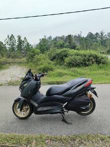 Yamaha XMAX