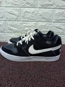 Uk7 Nike SB Delta Force Sneakers