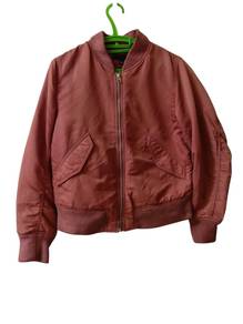 812.uniqlo bomber jacket maroon