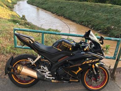 Yamaha R15