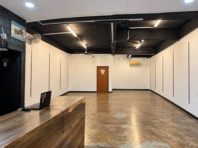 Shop lot For Rent in Cheng,MLK