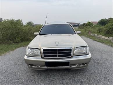 Mercedes Benz C200 200 ELEGANCE (CBU) in Batu Gajah, PRK