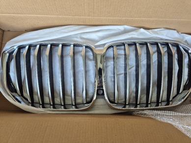 BMW X5 chrome grill