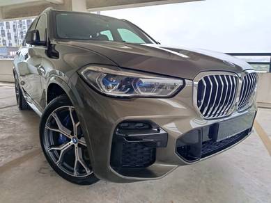 BMW X5 xDRIVE45e M SPORT in Seri Kembangan, SGR