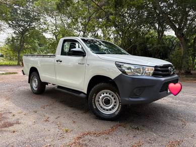Toyota Hilux MT in Tangkak, JHR