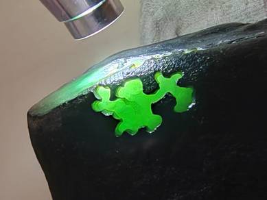 Bongkah Mentah Jadeite Hijau Ais Burma (Gred A)
