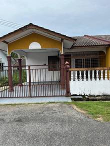 Semi-Detached House For Sale in Paka,TRG