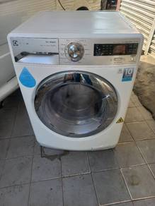 Jenama Electrolux combo 2in1 inverter washer dryer