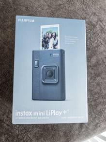 Brand New Fujifilm instax mini Liplay+ & film