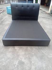 Queen bed
