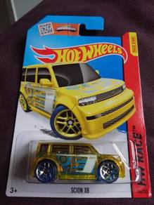 Hotwheels Scion xB Toyota bB yellow not Tomica Kyo