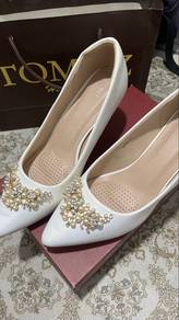 Heels for weeding or event