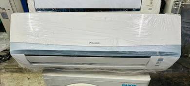 1.5hp daikin aircond wall mounted L963