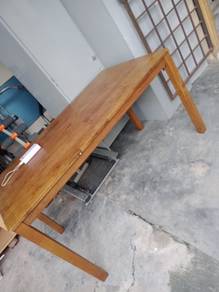 meja ikaki besi