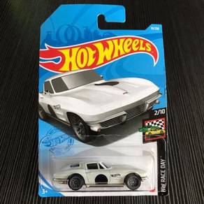 CFE261 2007 Mattel Hot Wheels HW ‘64 Corvette