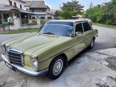 Mercedes Benz 240D in Pusing, PRK