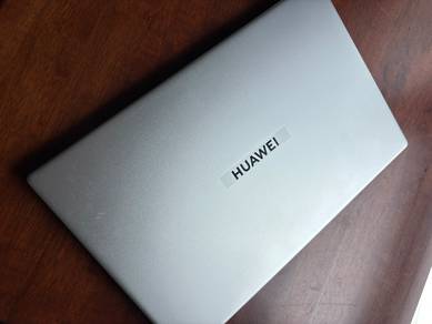HUAWEI Laptop,harga boleh kasi kurang sikit😊😊😊😊