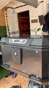 BOX 47L and RACK GIVI (nego)