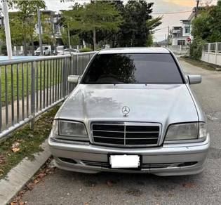 Mercedes Benz 200  in Segambut, KUL